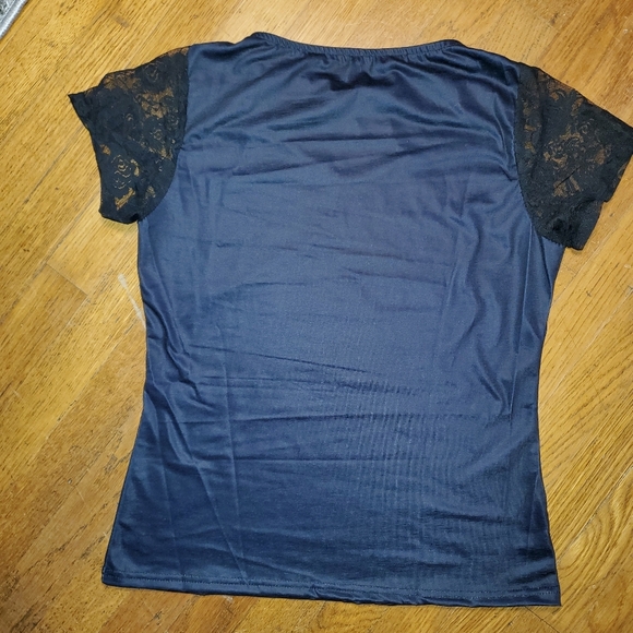 Angel 😇 Tshirt with lace sleeves in black - Picture 3 of 8